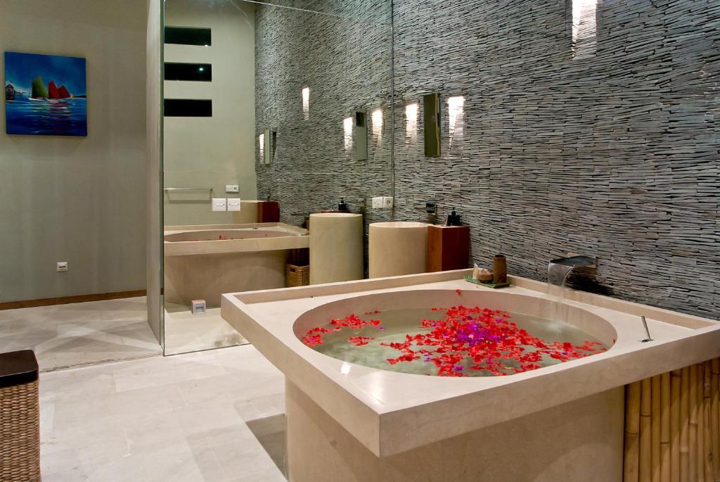 Eko Villa Seminyak - Tropical Villa, Walk To Beach Zewnętrze zdjęcie